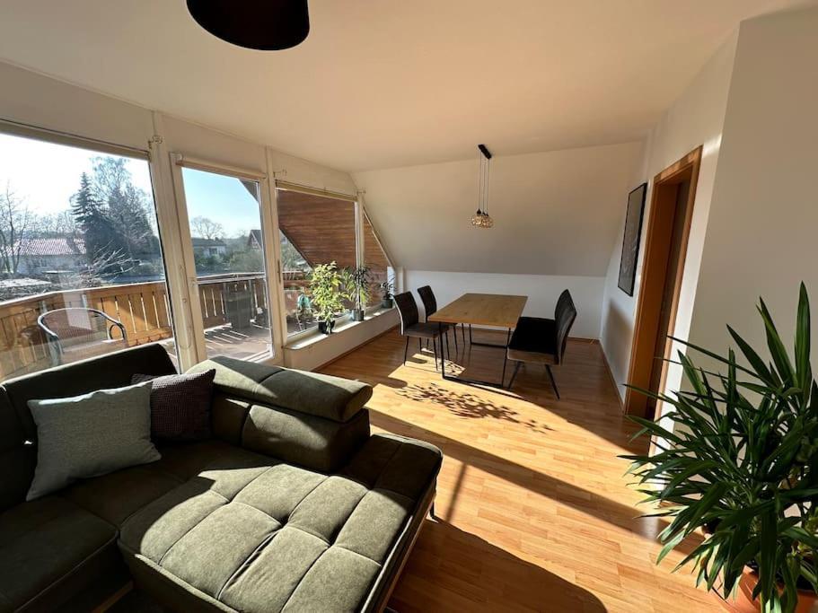 Sonniges & Ruhiges Mit Balkon Nahe Berlin
